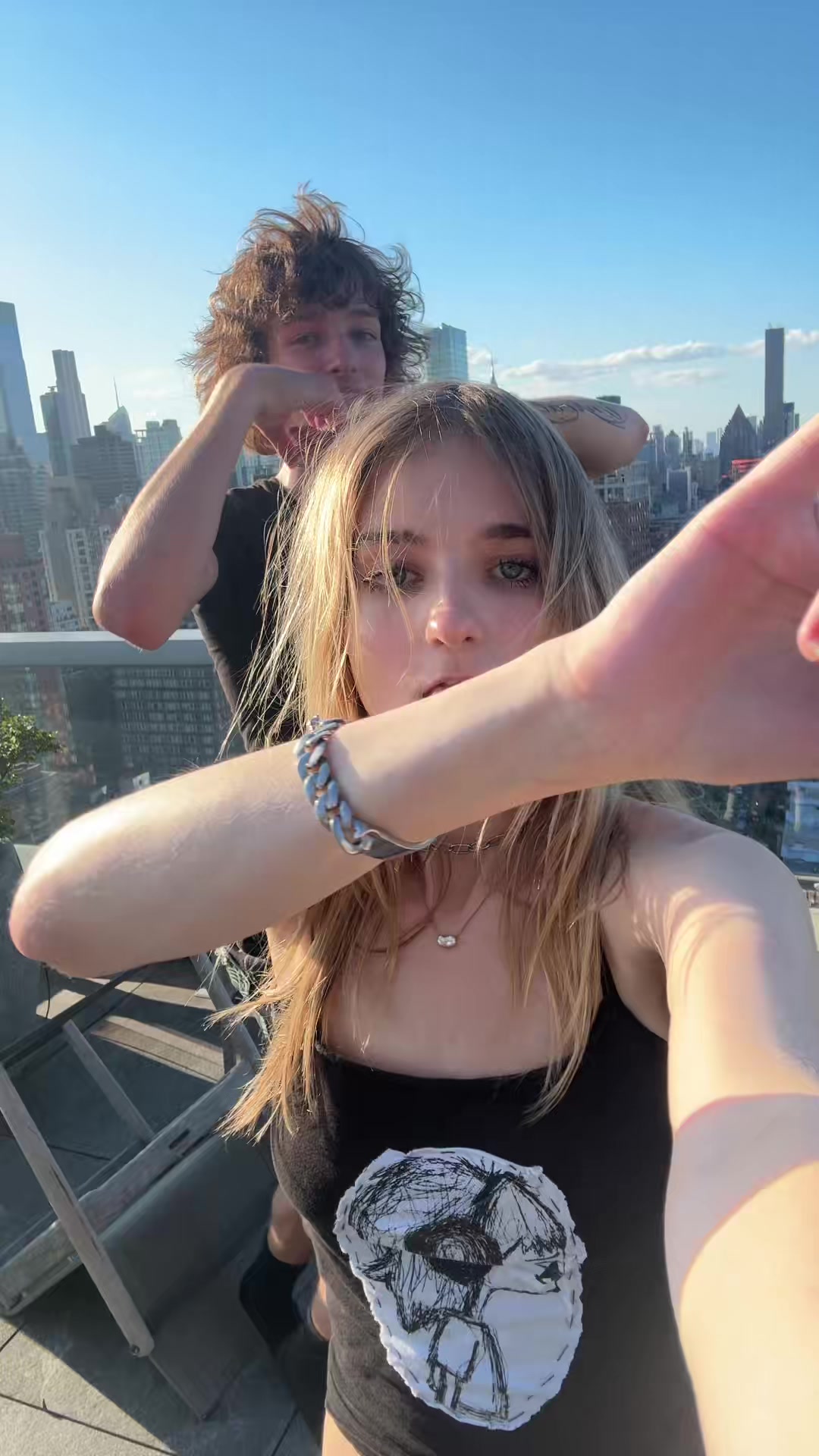 @elladaveyyyy