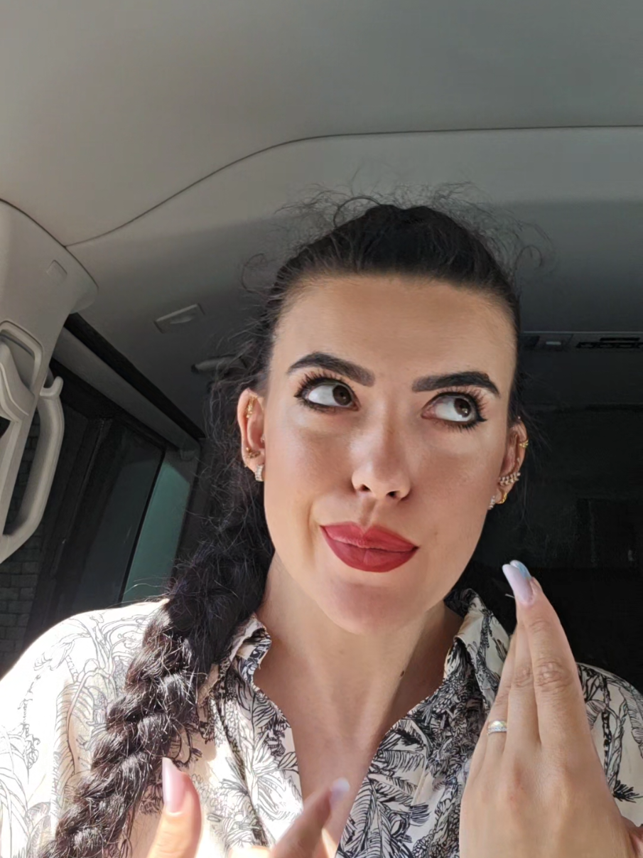 @Olivia Lascu
