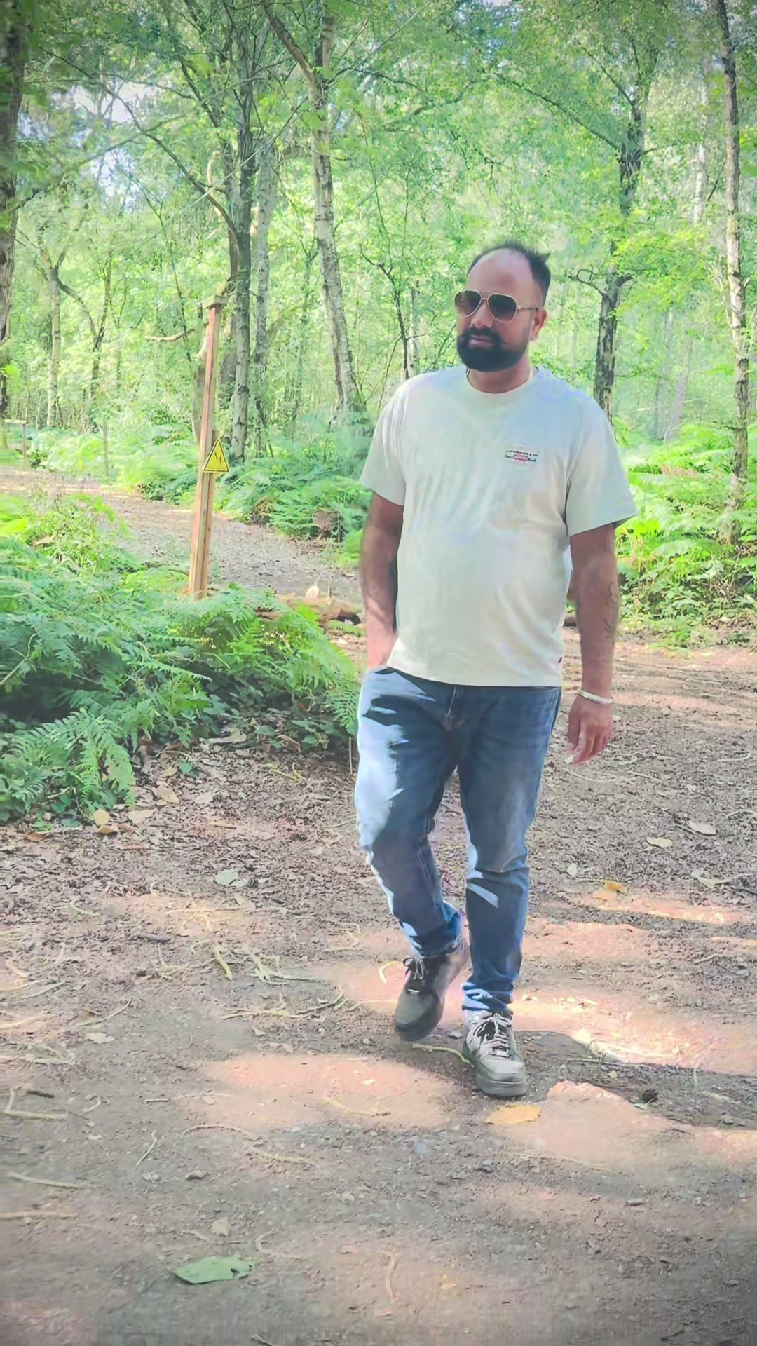 @LAKHVINDER SINGH (Lakha)