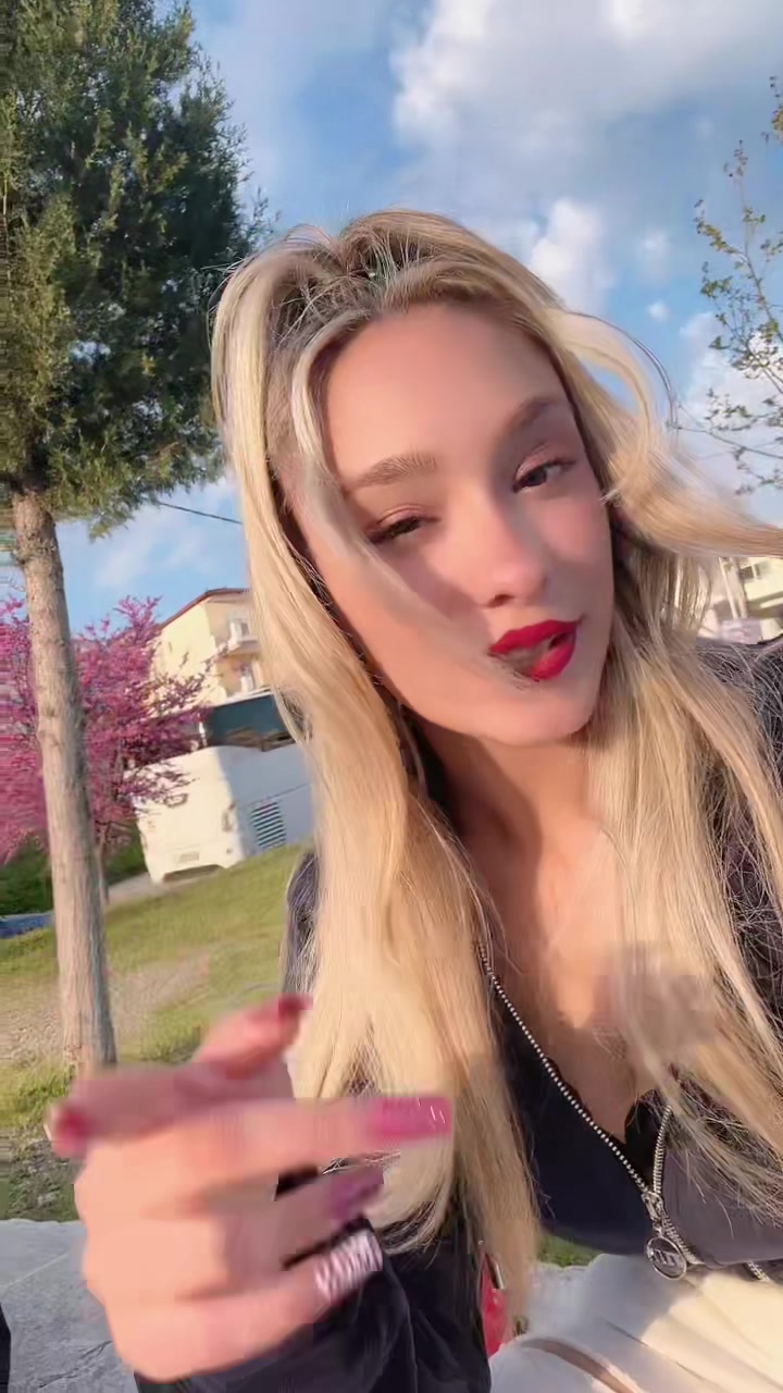 @vasia_dwrou
