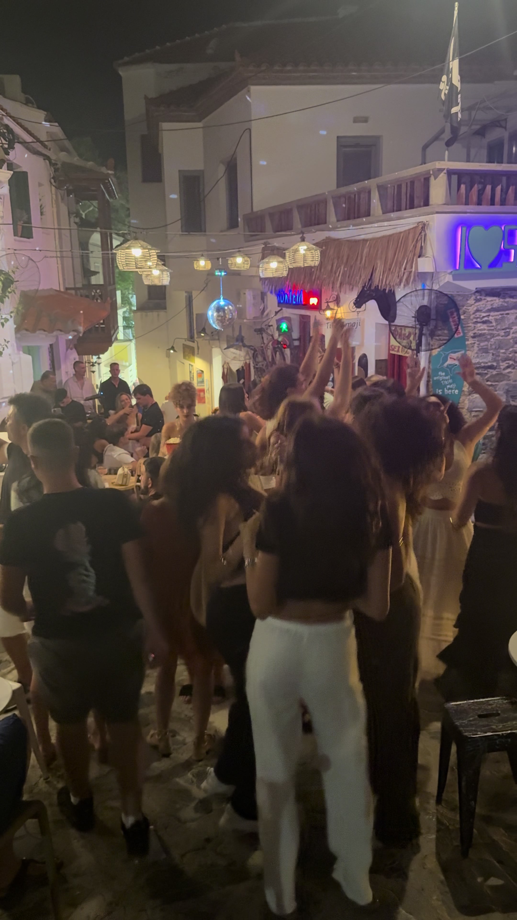 @tikiti.maji.skopelos