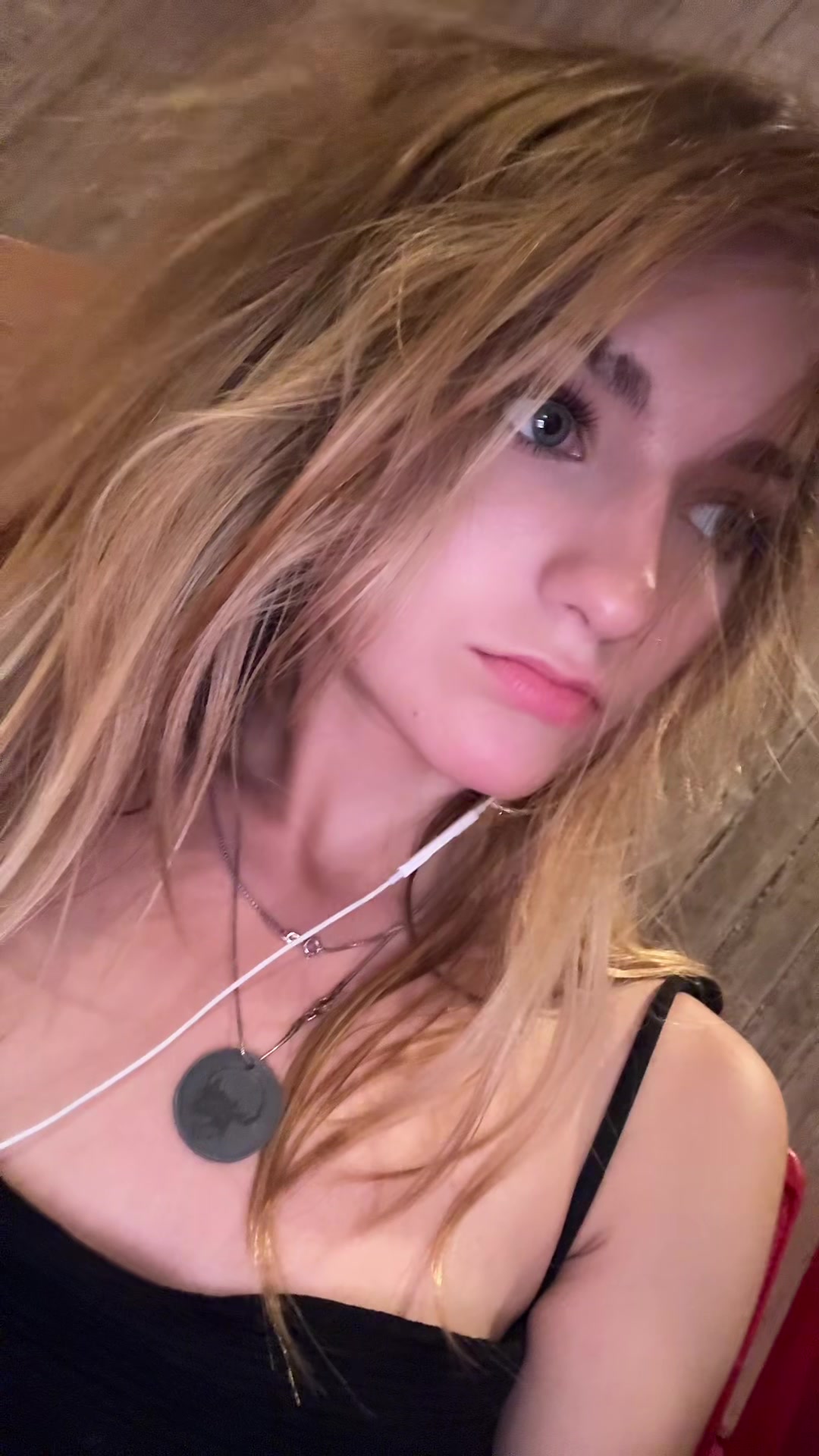 @elladaveyyyy