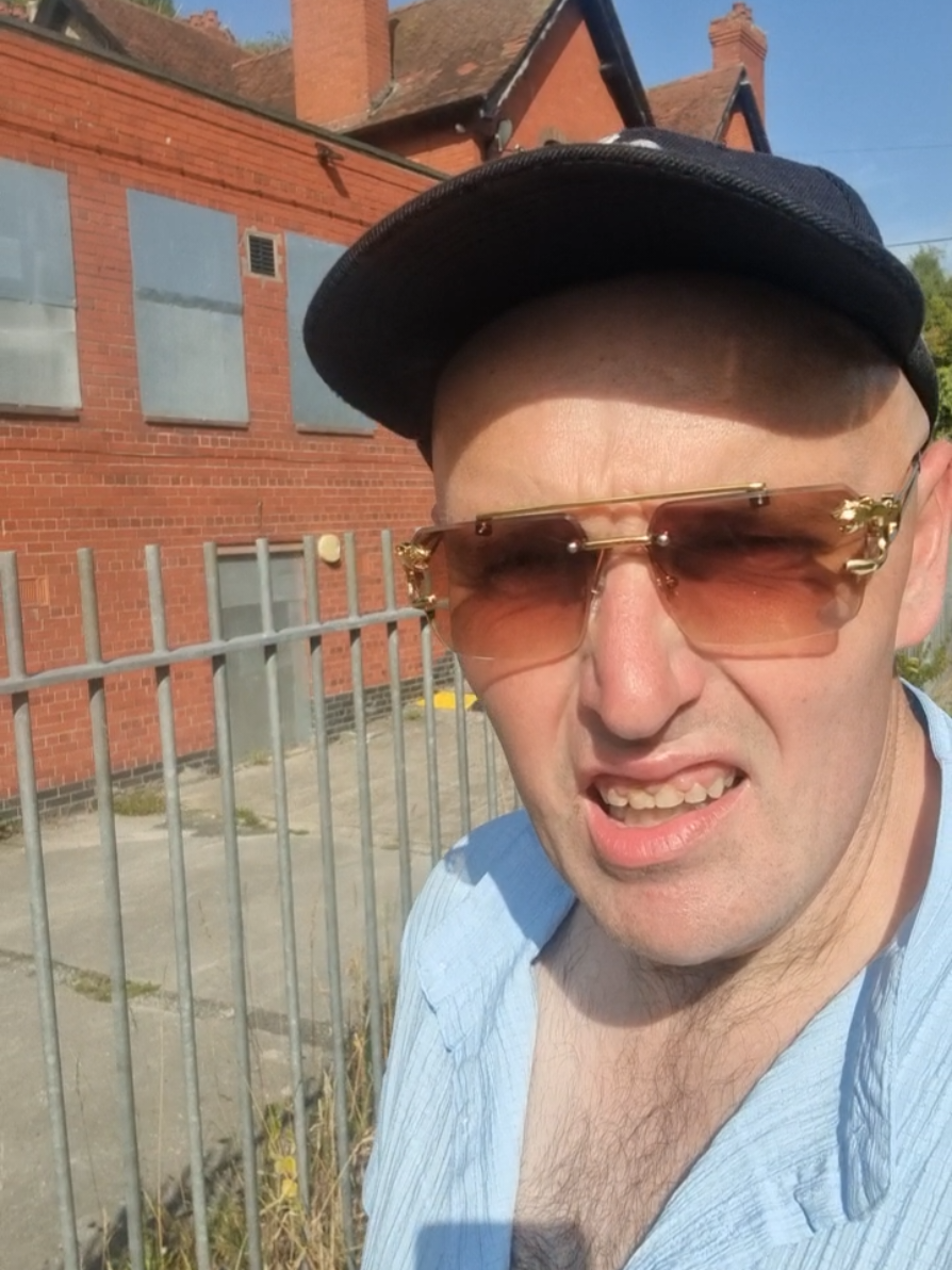 @Genuineseansaundersworld