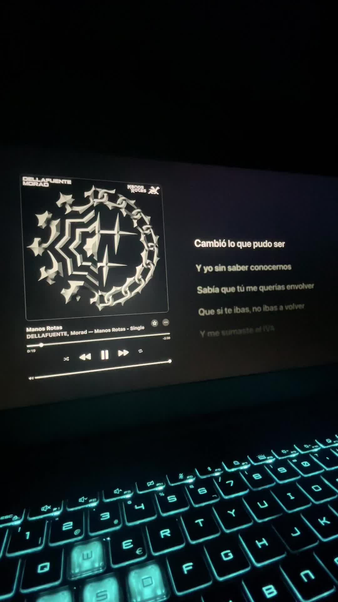 @🎧