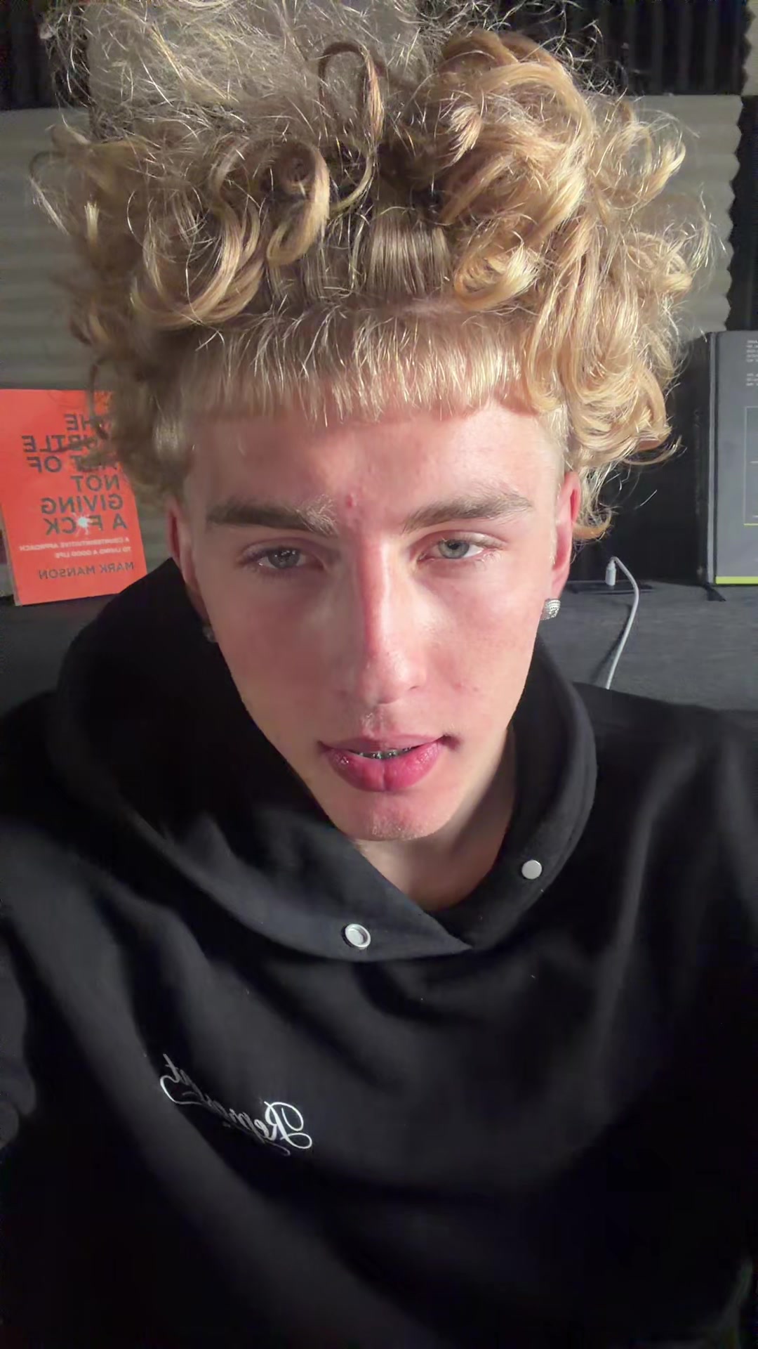 @whiteboi👨🏼🦱