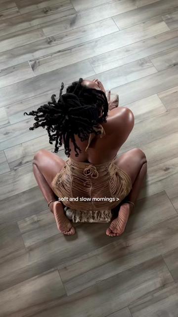 @Desiré | Sensual Yogi
