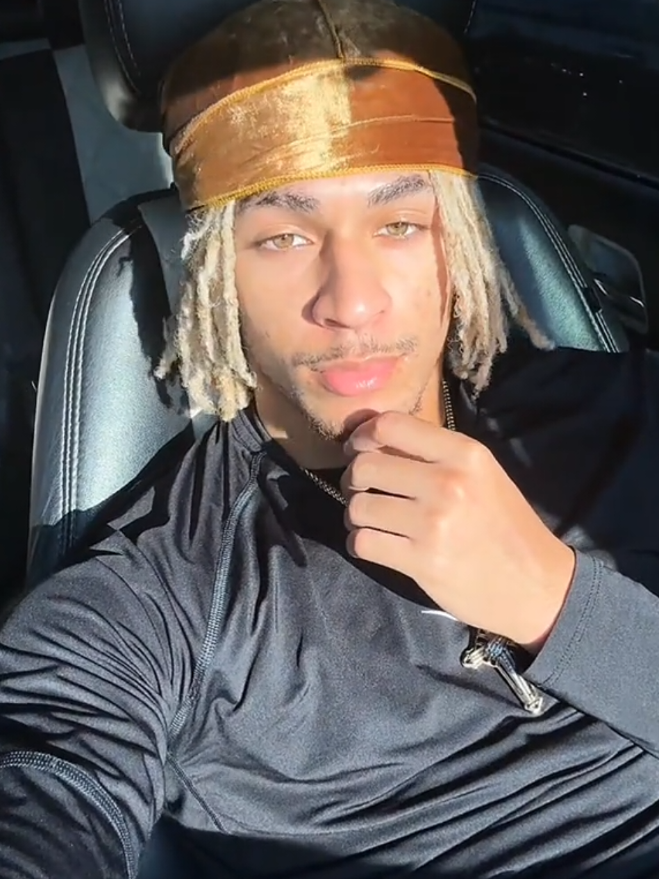 @Team Lightskin 💛💛💛