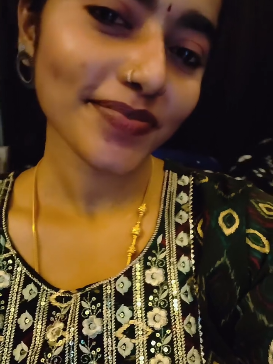 @PRIYA 🌙