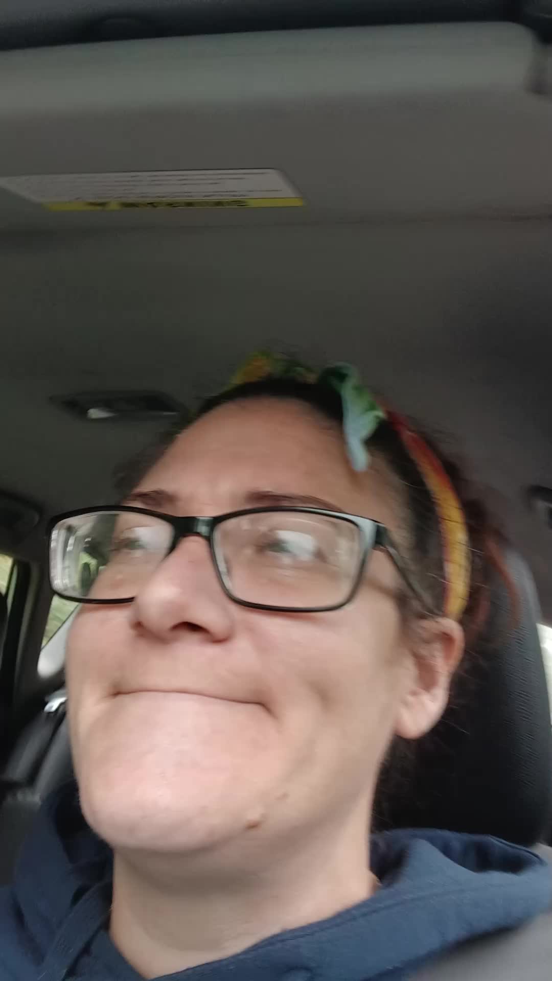 @foxymumof2