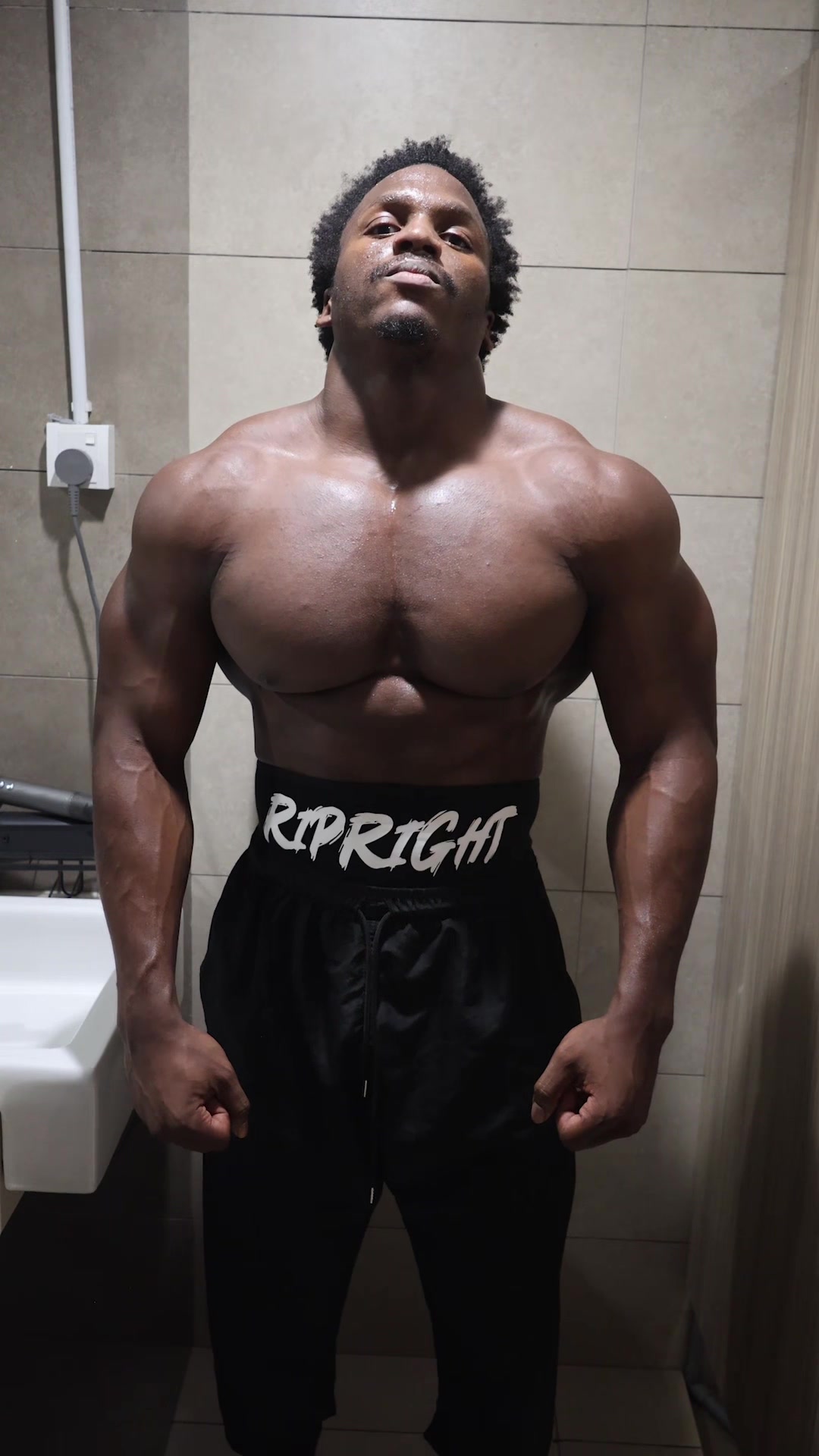 @Muscleboii