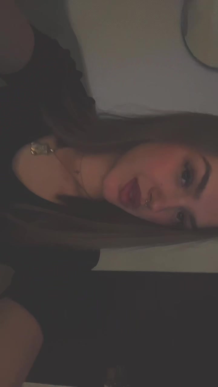 @🫦