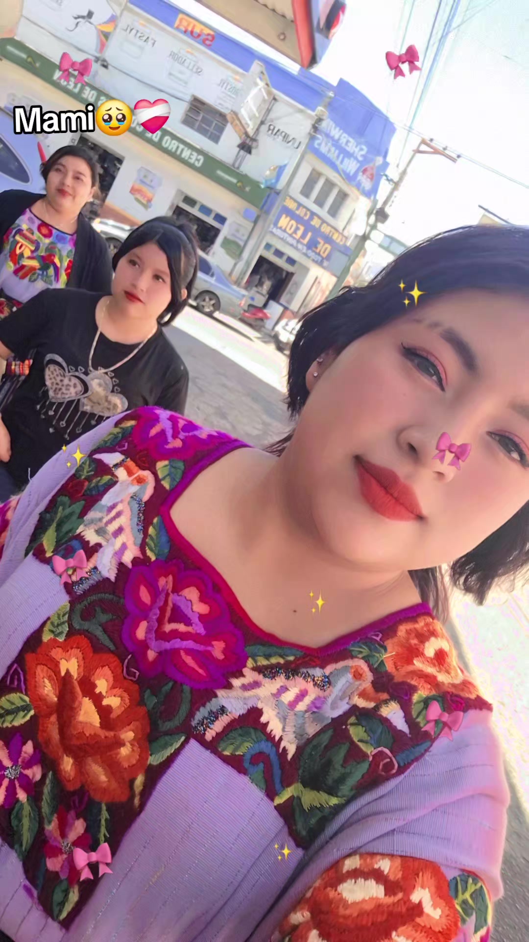 @𝕤𝕠𝕗𝕚 𝕔𝕙𝕚𝕥𝕚𝕔🖤