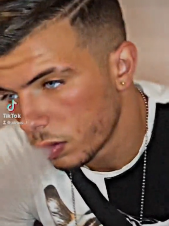 @Ziň__&Ocirc;ű 🐊👑