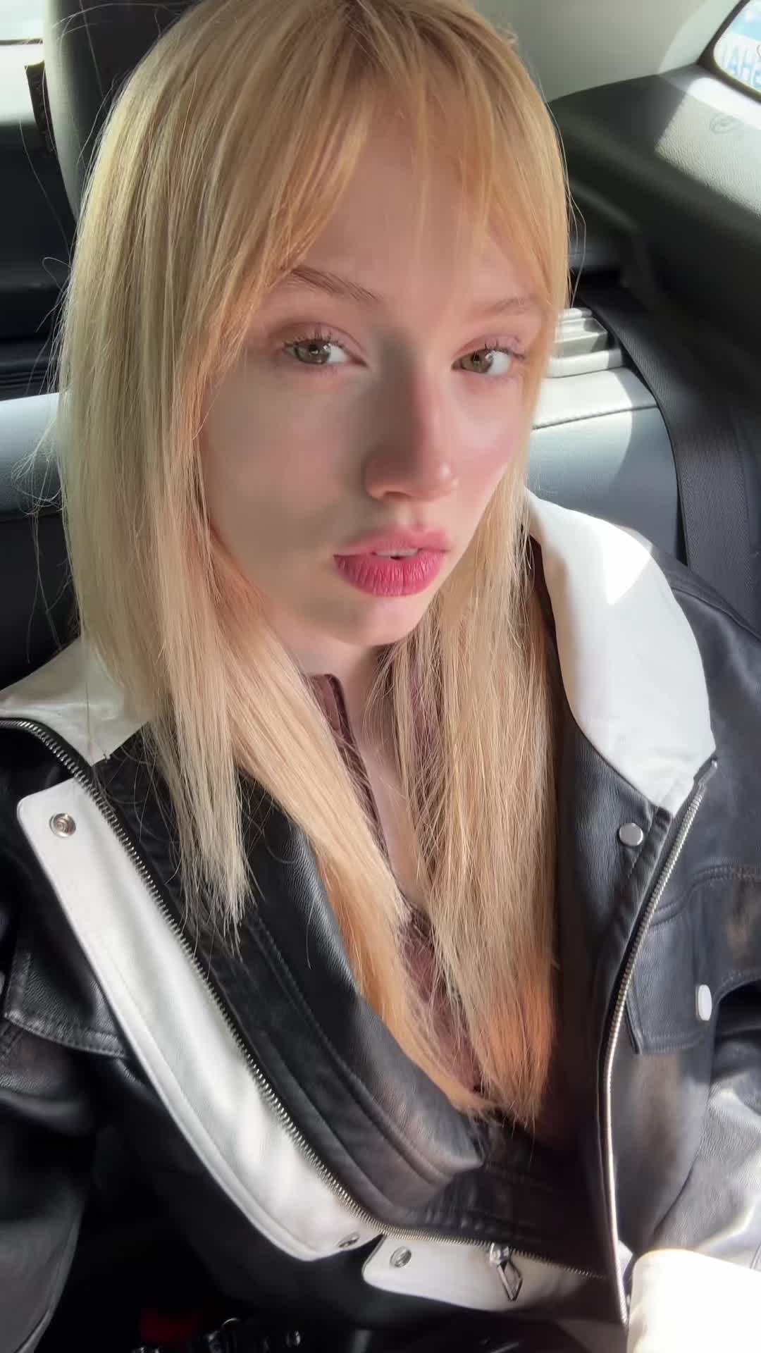@MarisaLeona_
