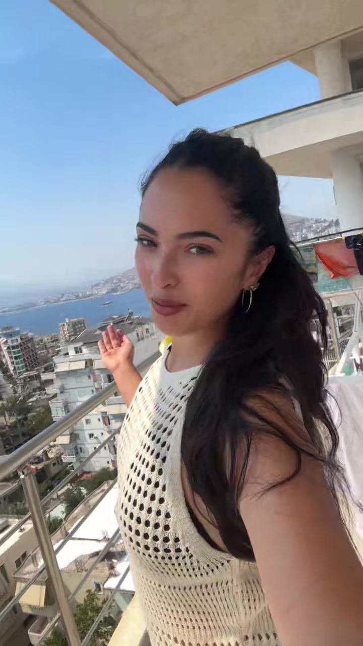 @Ana&iuml;s Gobin