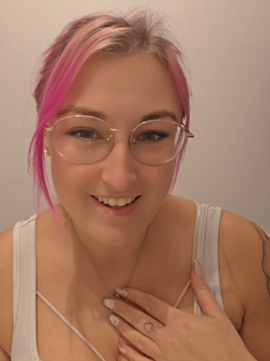 @♡꧁๓เгเ꧂♡