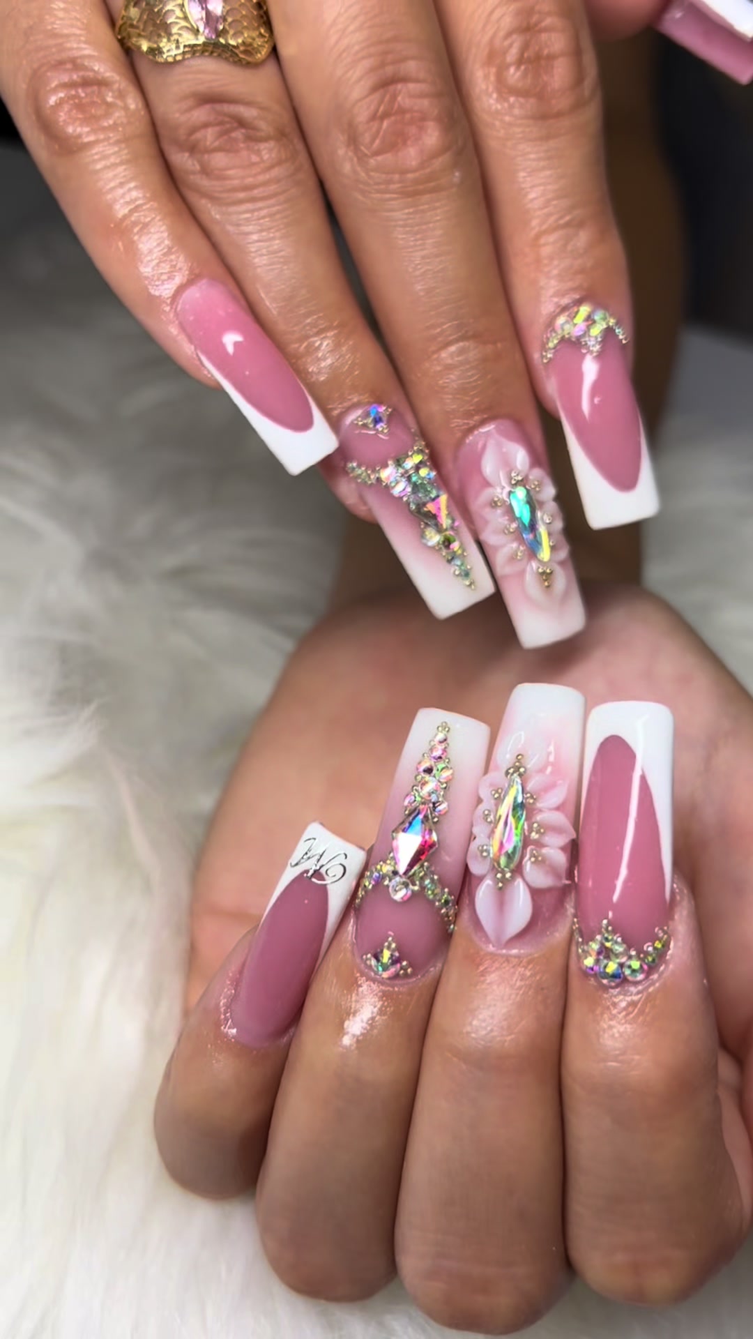 @vivien_nailss