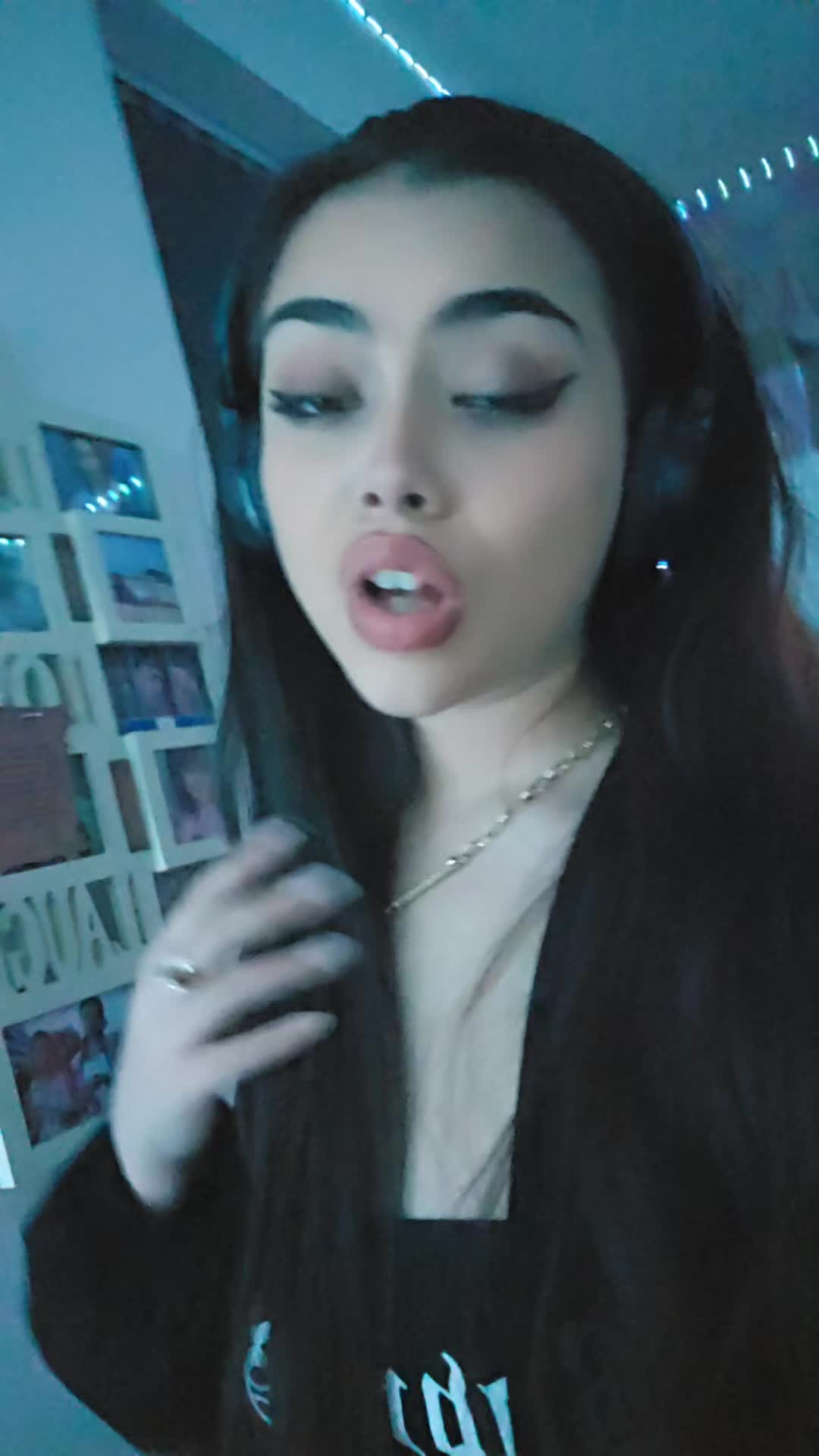 @Izabella_Angelova