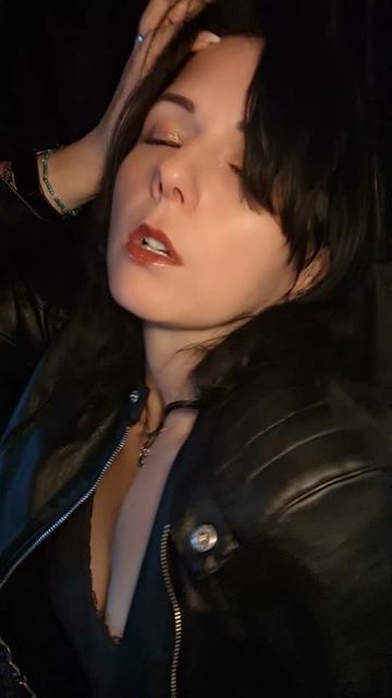 @Juliadarkfee