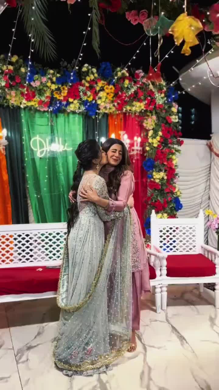 @Showbiz ki Duniya😍