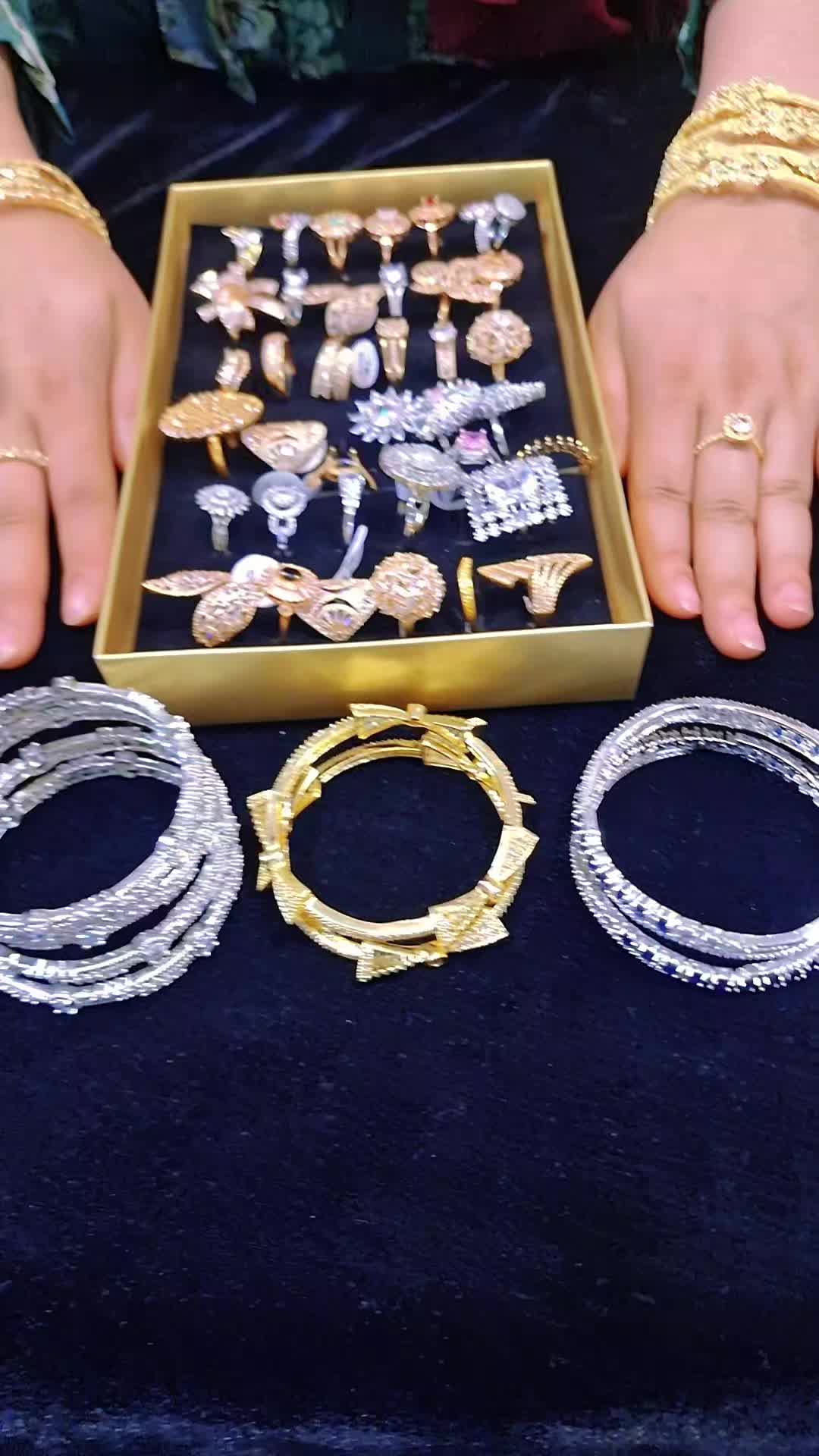 @Saatrang Collection