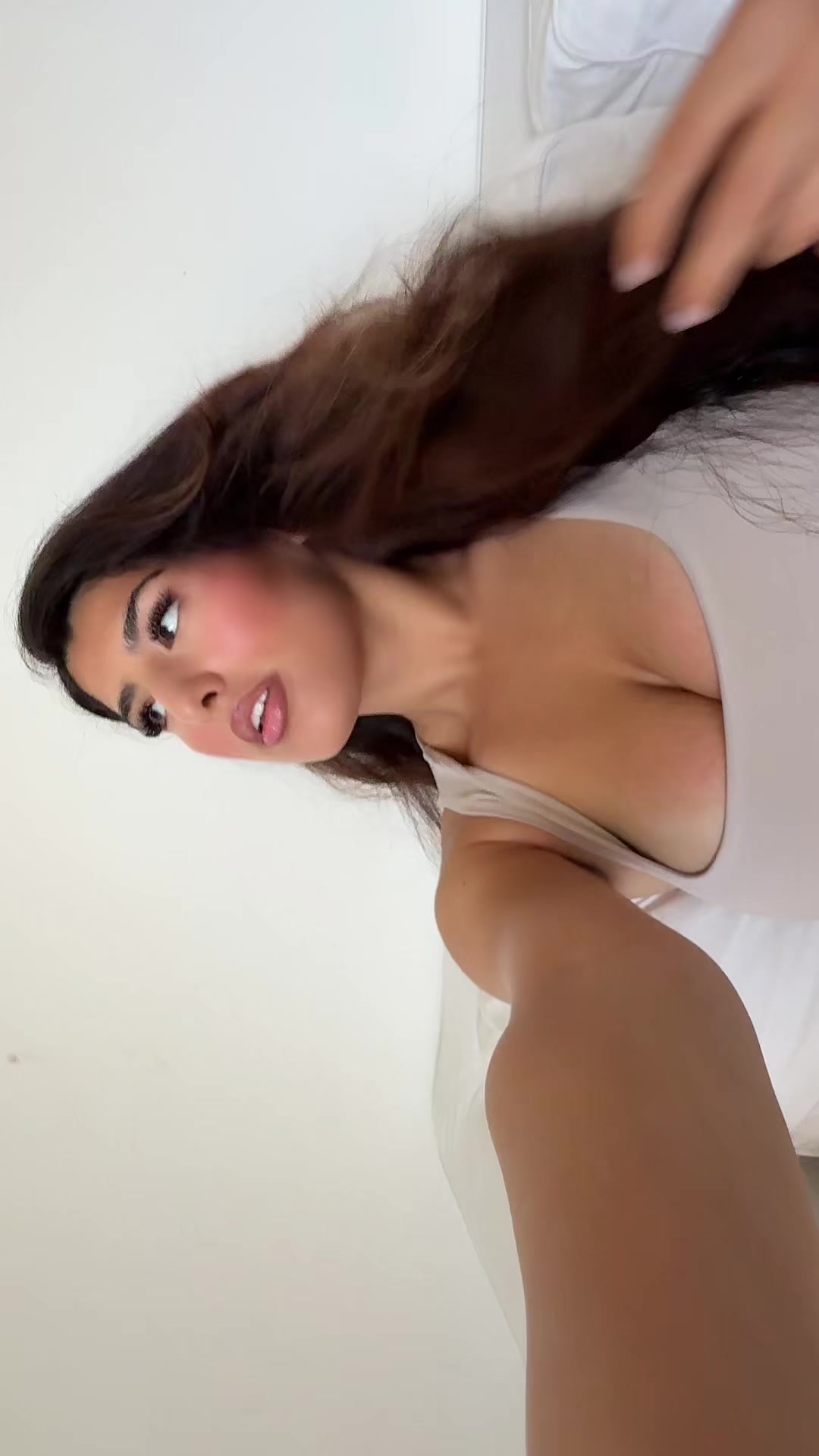@axinhayat