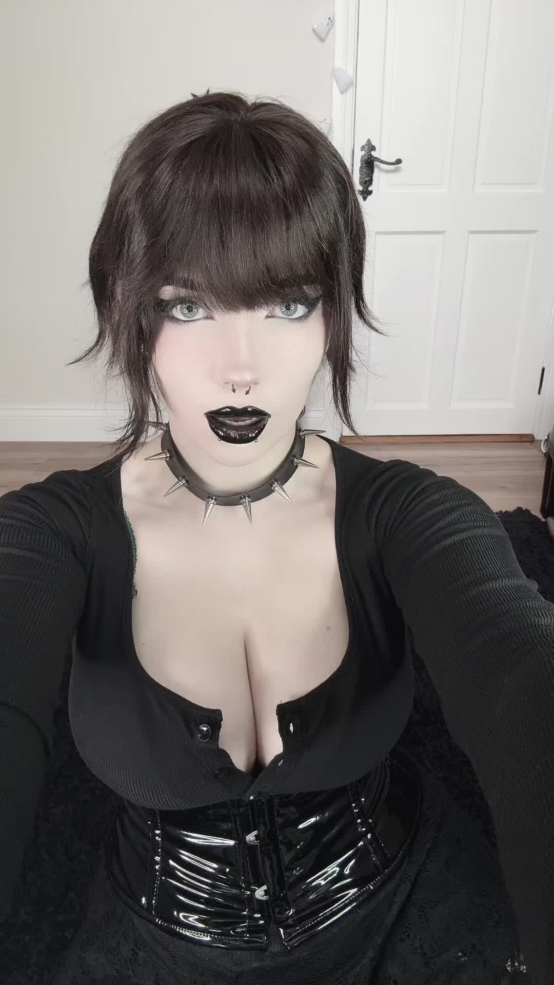 @Cutiegothxo