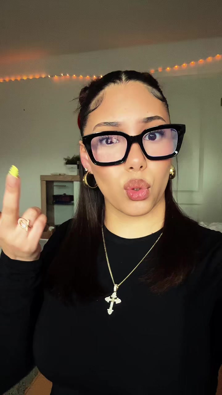 @𝐈𝐒𝐀𝐁𝐄𝐋𝐋𝐄