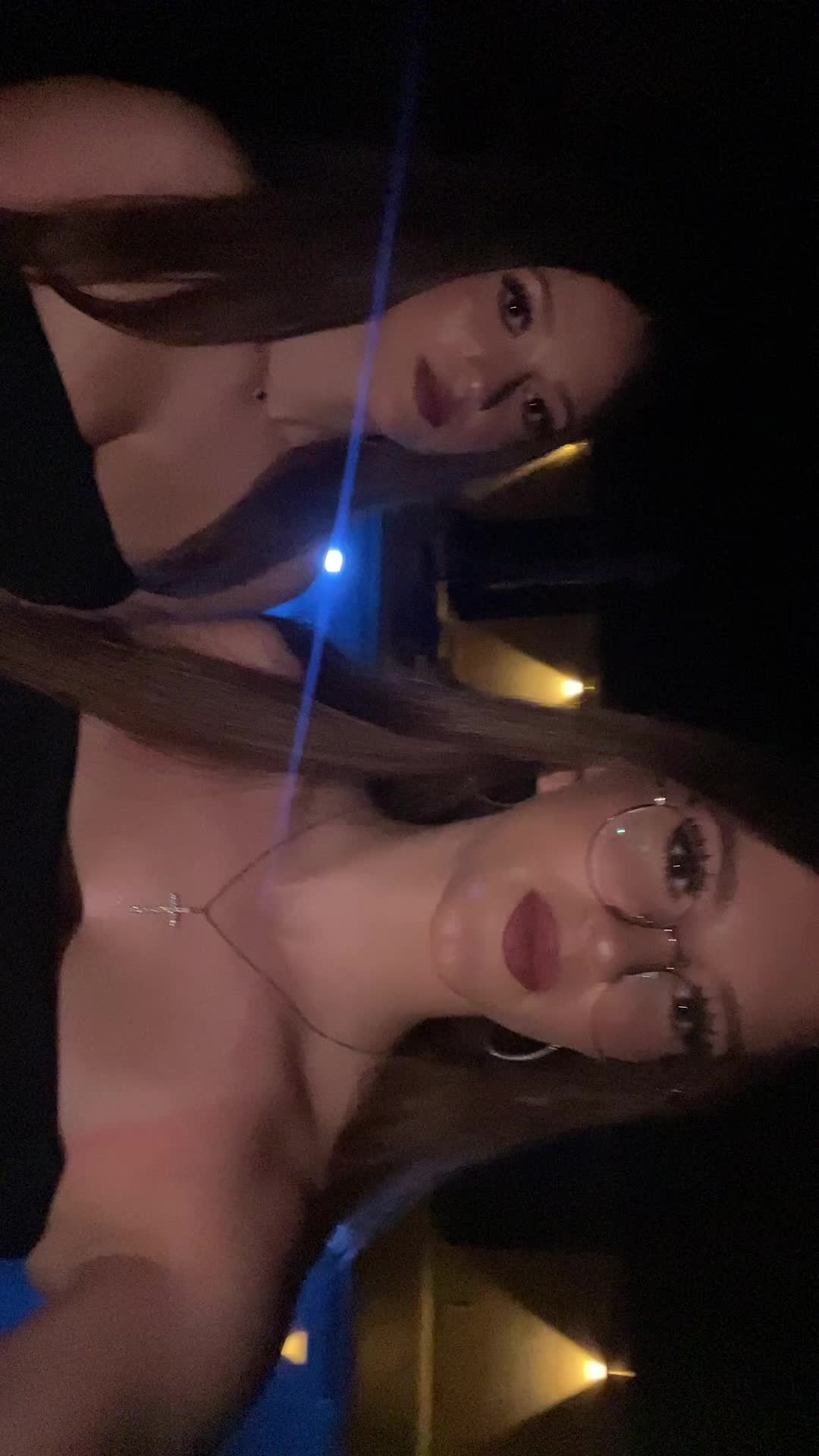 @laura