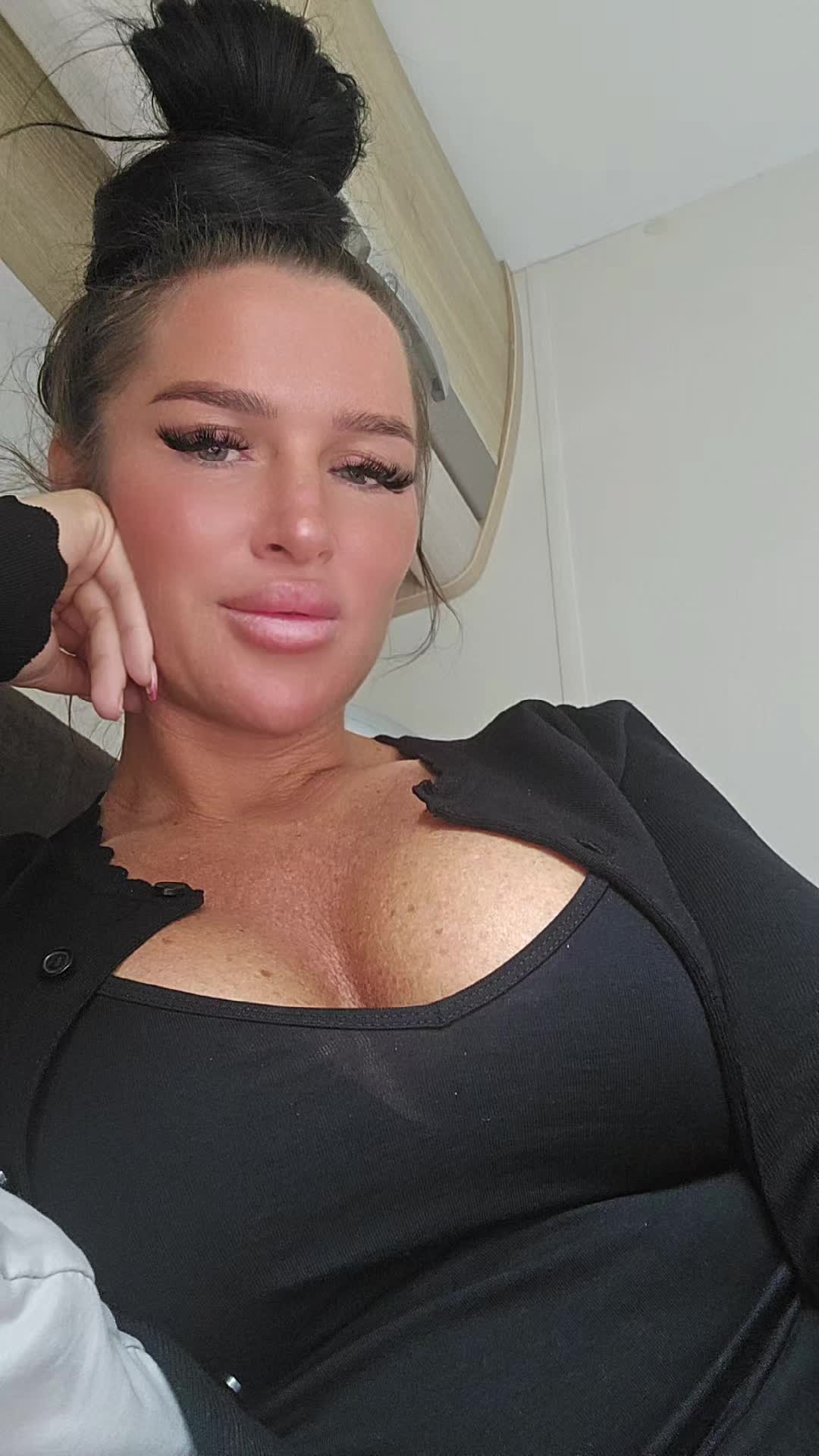@holliebaby