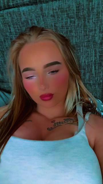 @️Lil❤️🍒
