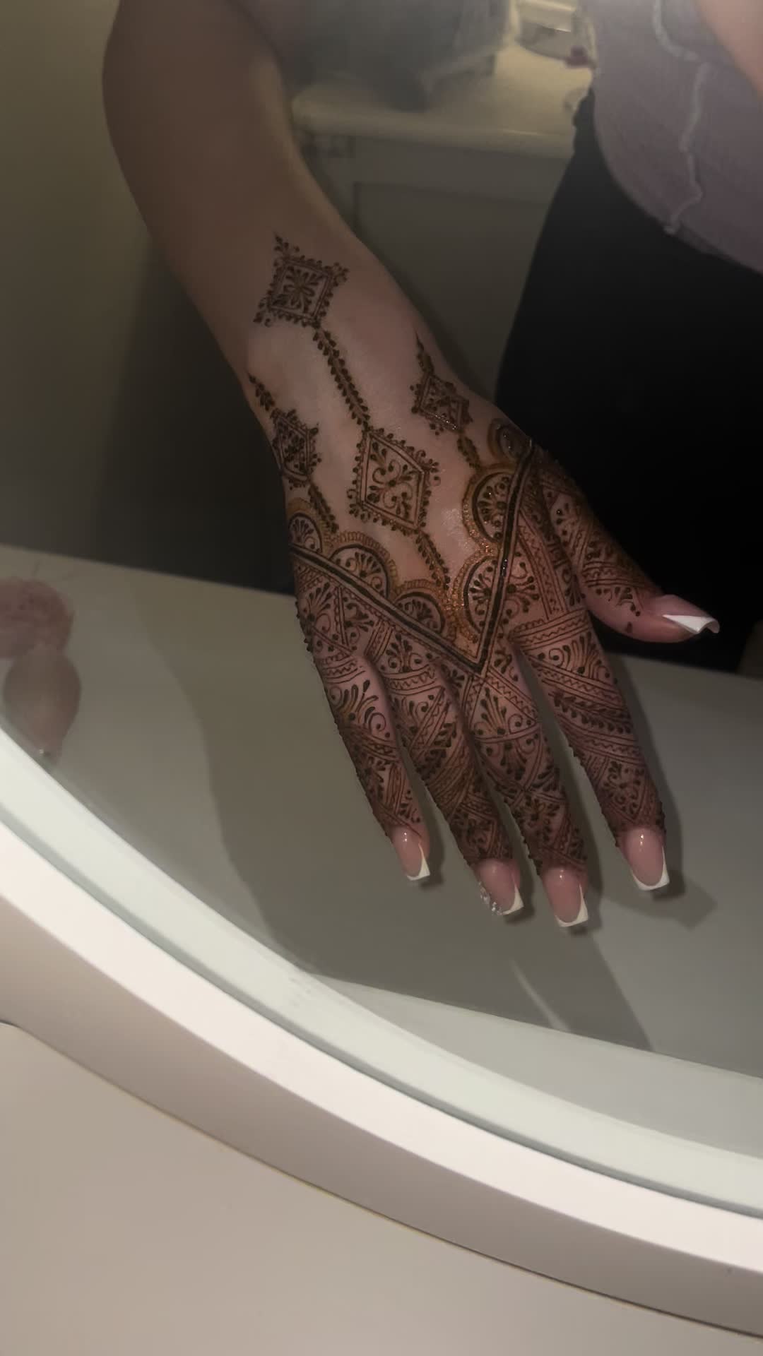 @aylaxhenna