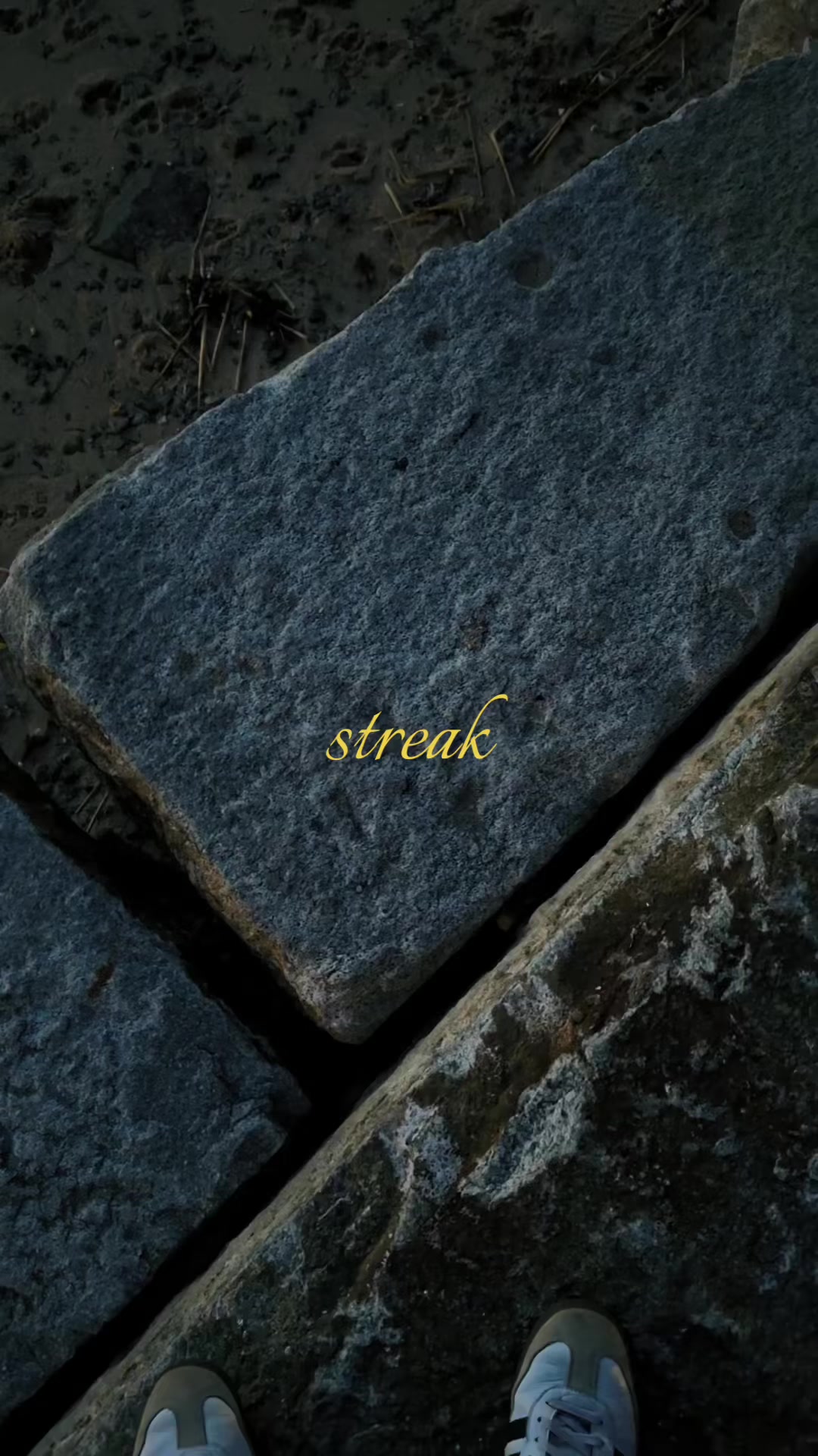 @⃟