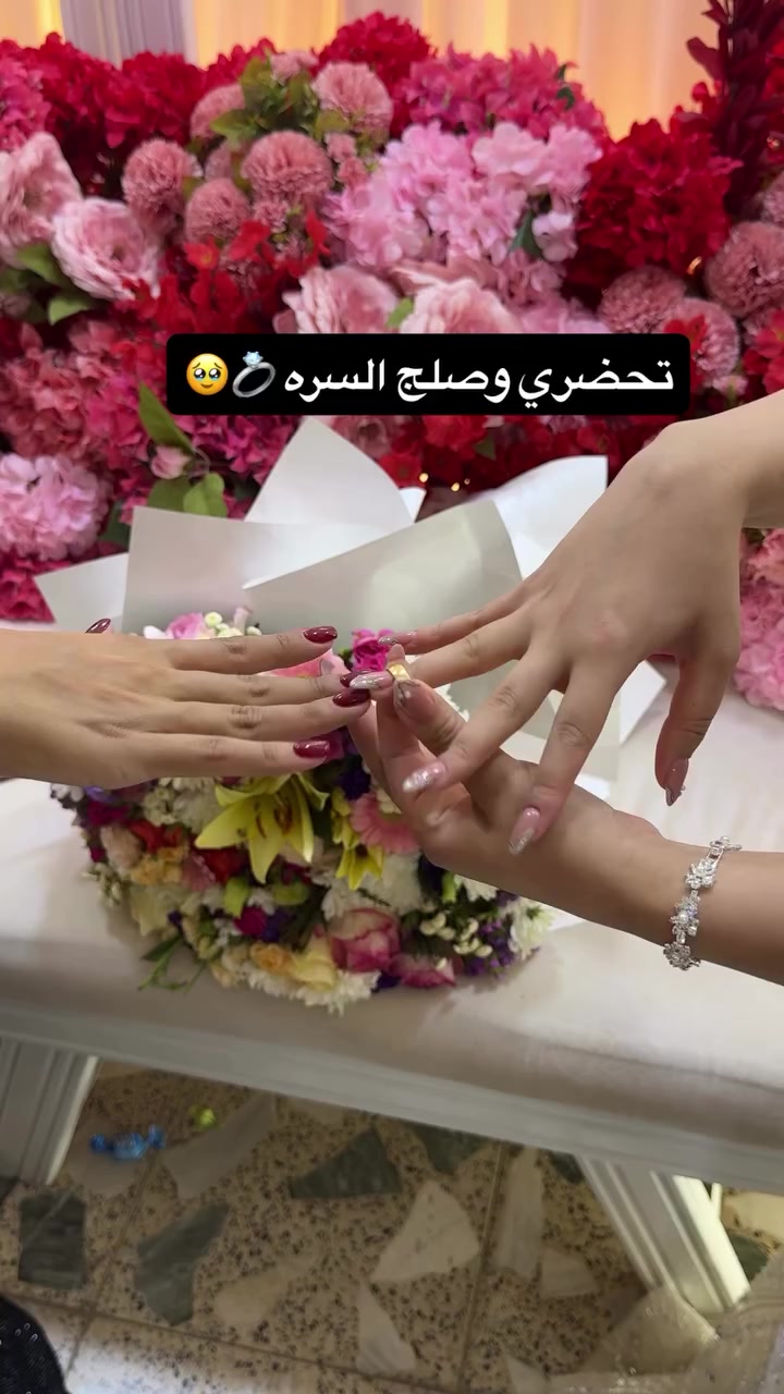 @Sparkle peoniess🇮🇶