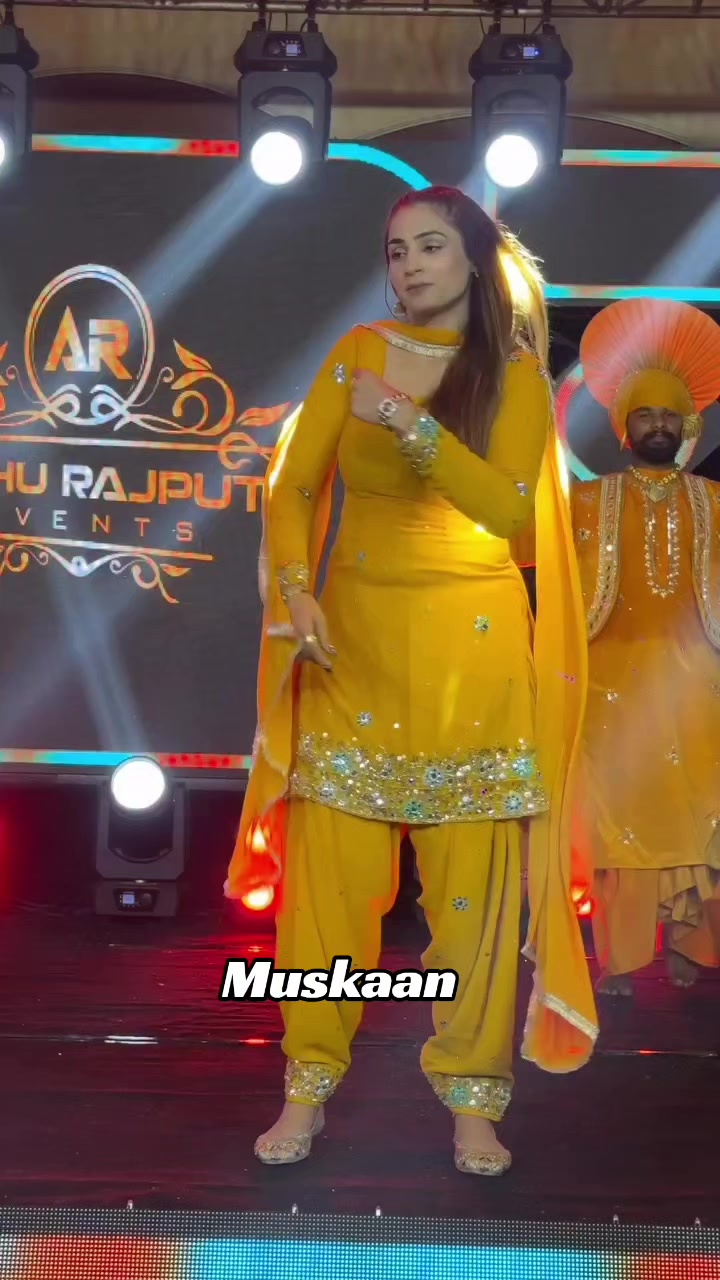 @Aj_Malika011