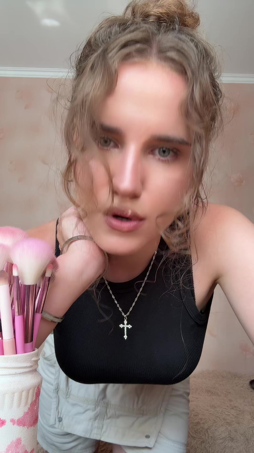 @olya makima