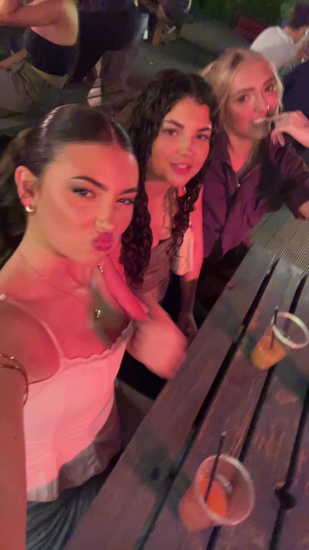 @laurenskay