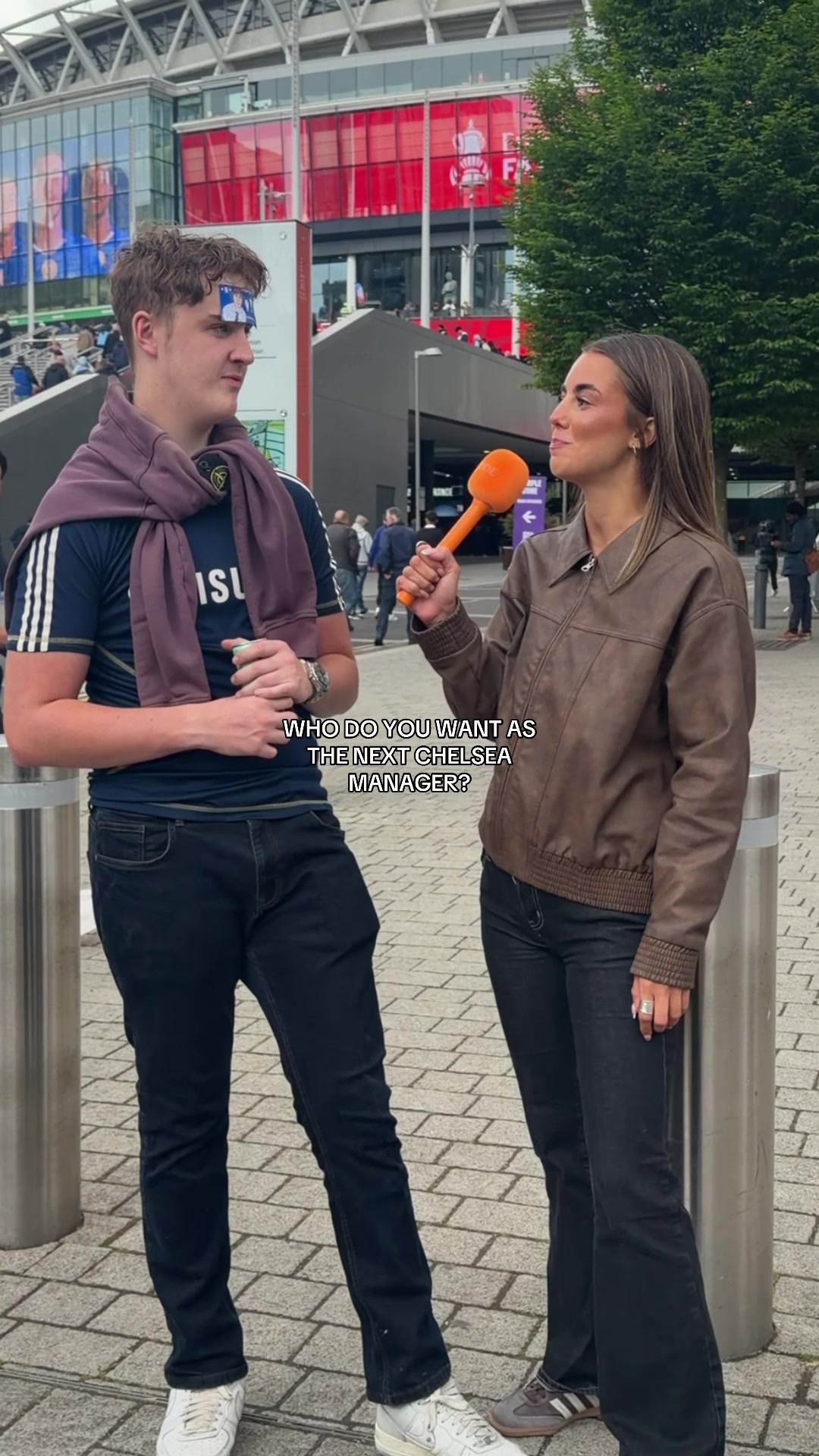 @Em | Presenter