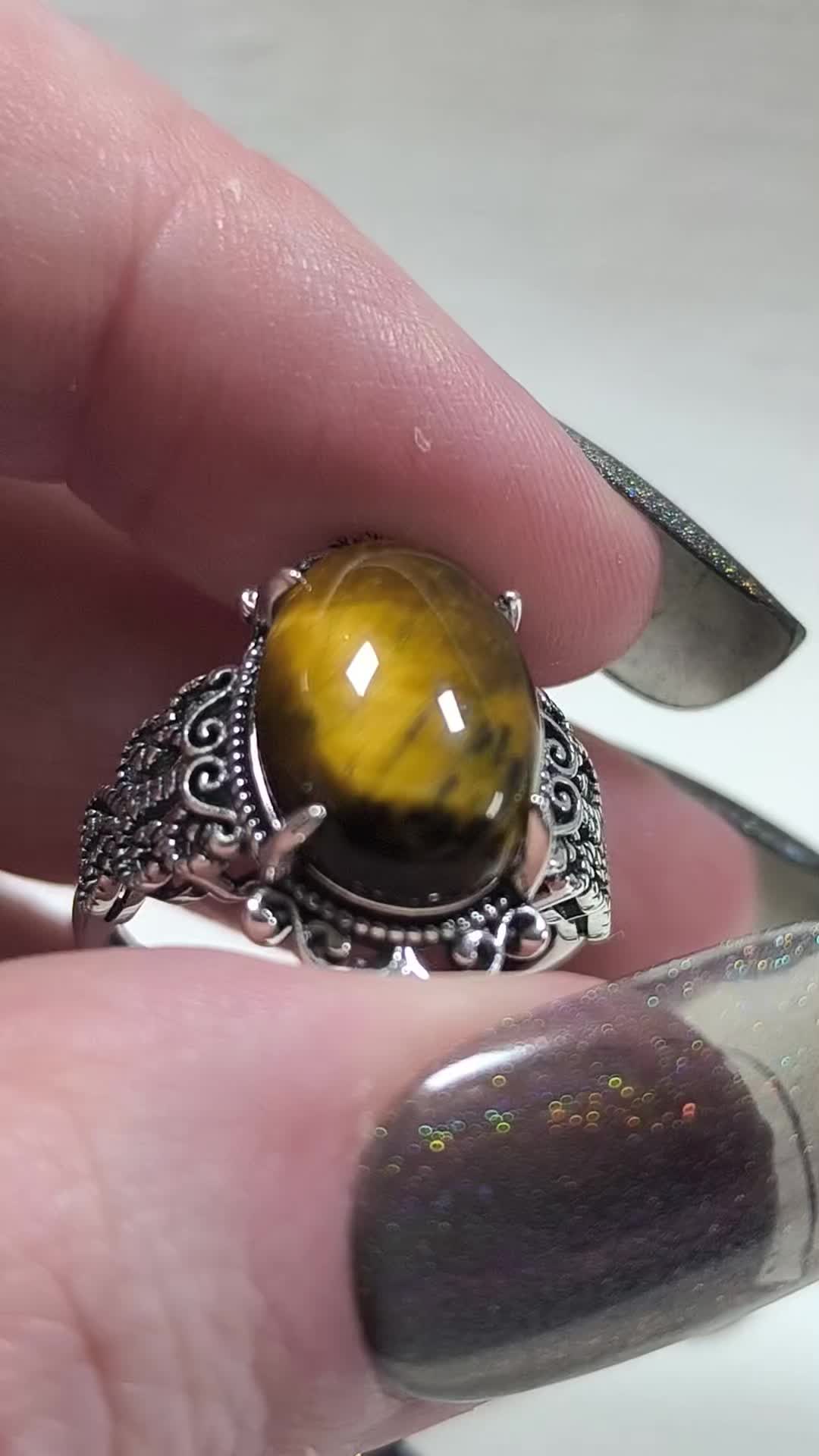 @maymooncrystals