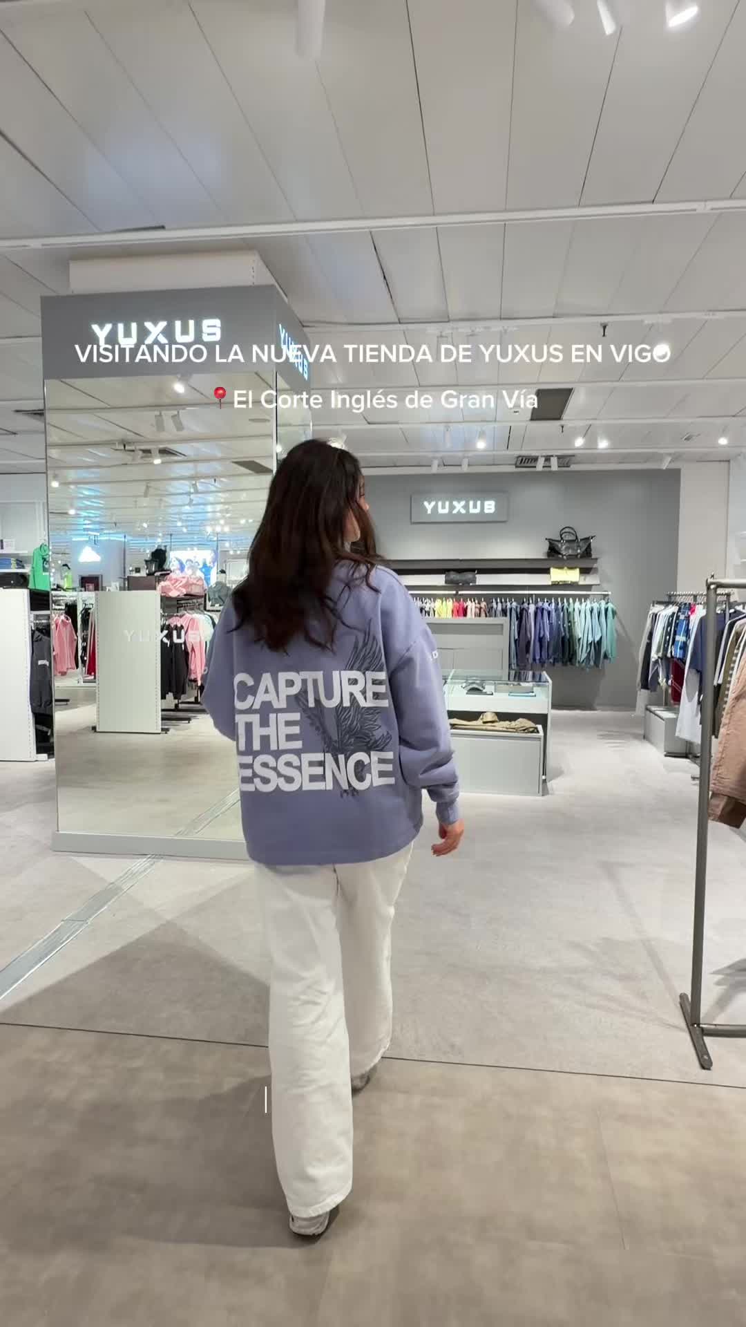 @Carlota White