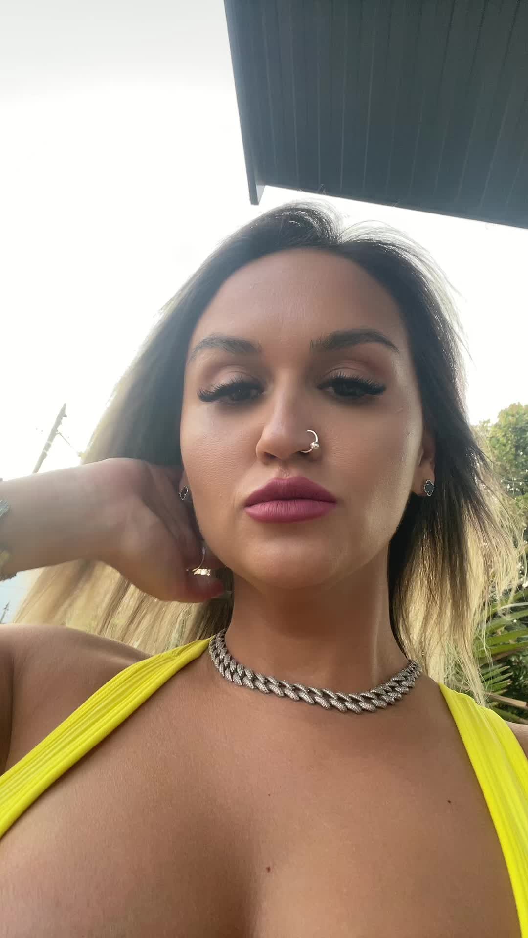 @Ana Carastan