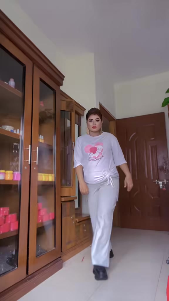 @Sharmin Shila cream apađ