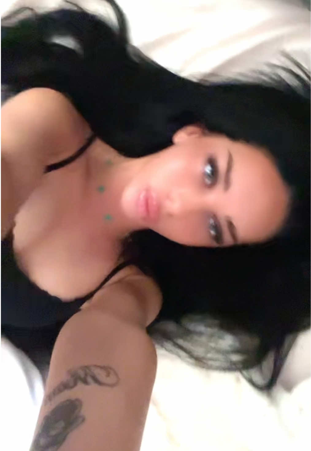 @Laylascottꨄ
