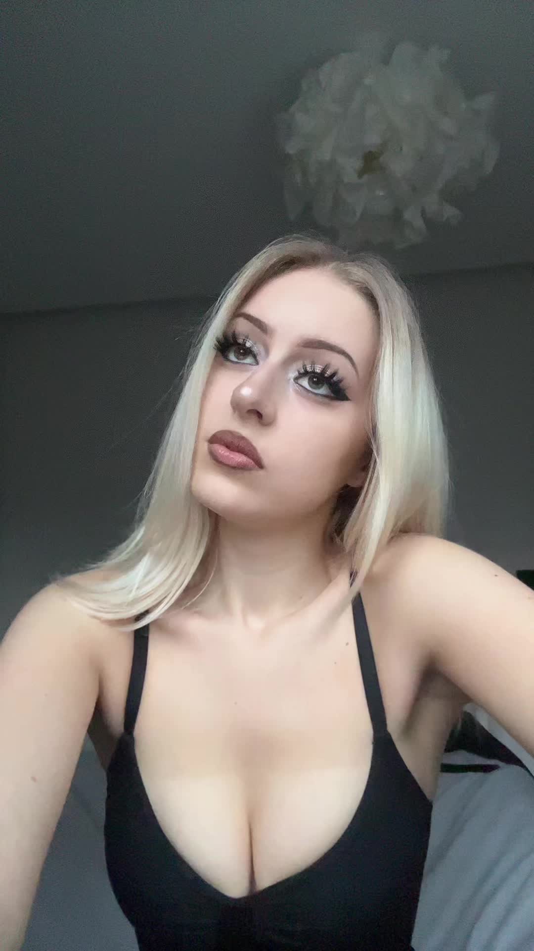 @Alīna