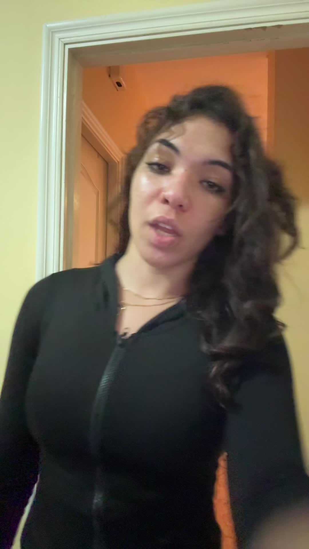 @…