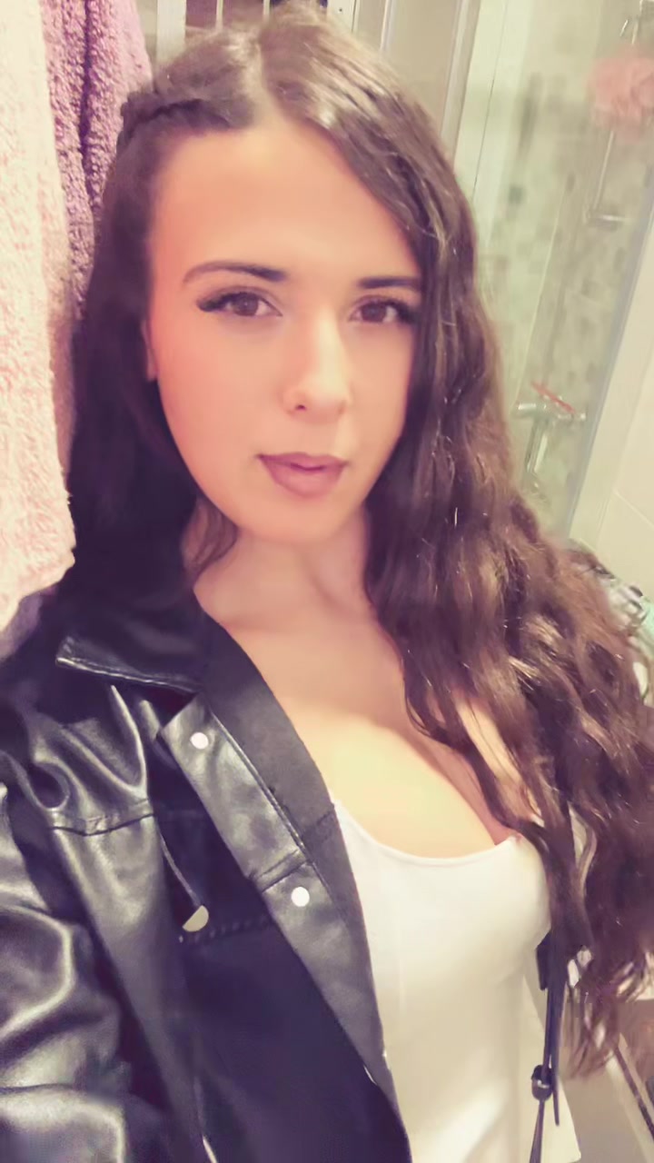 @Luna