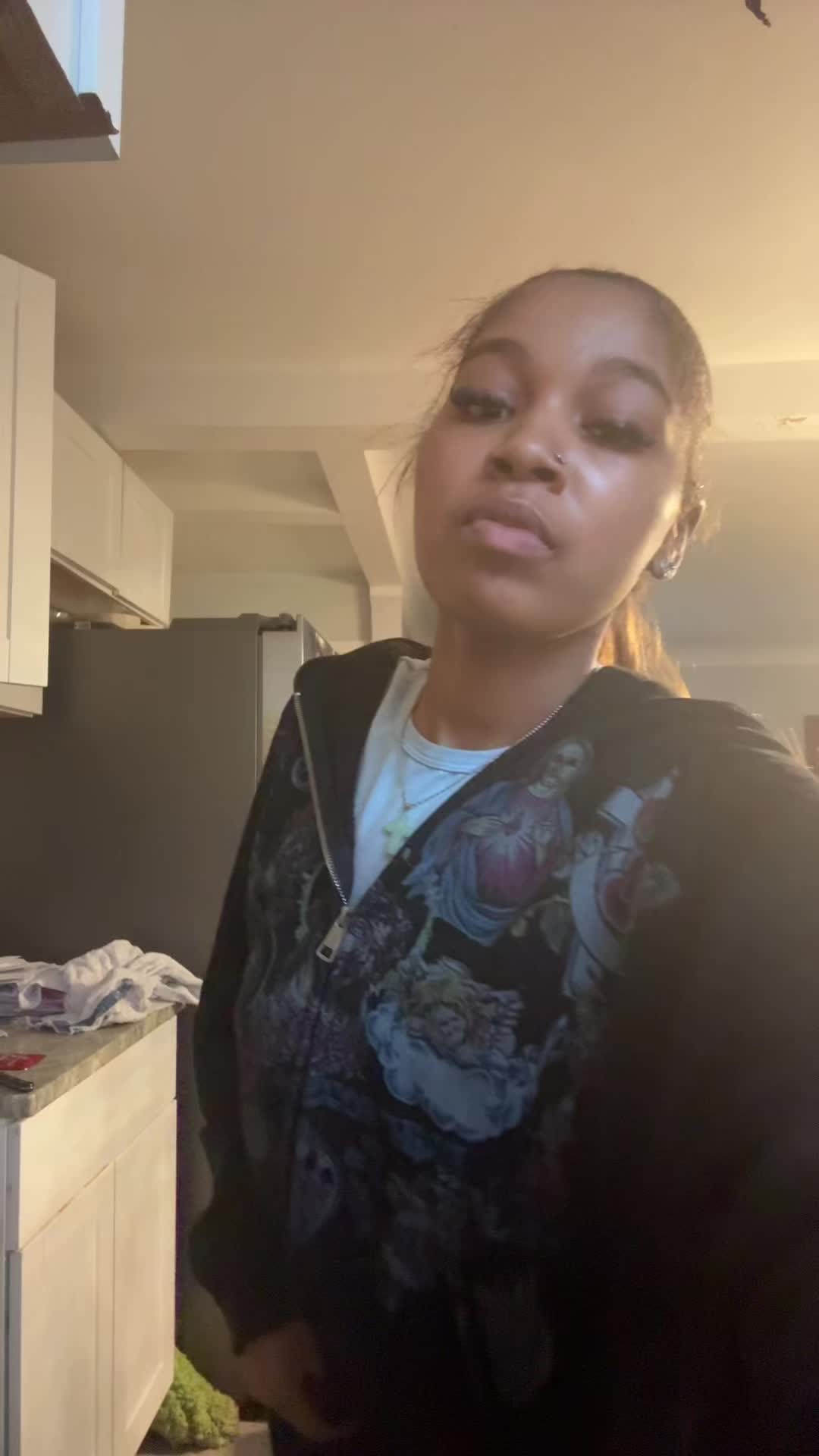 @peachesncreamm77