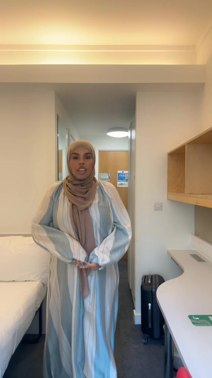 @Aisha🧸