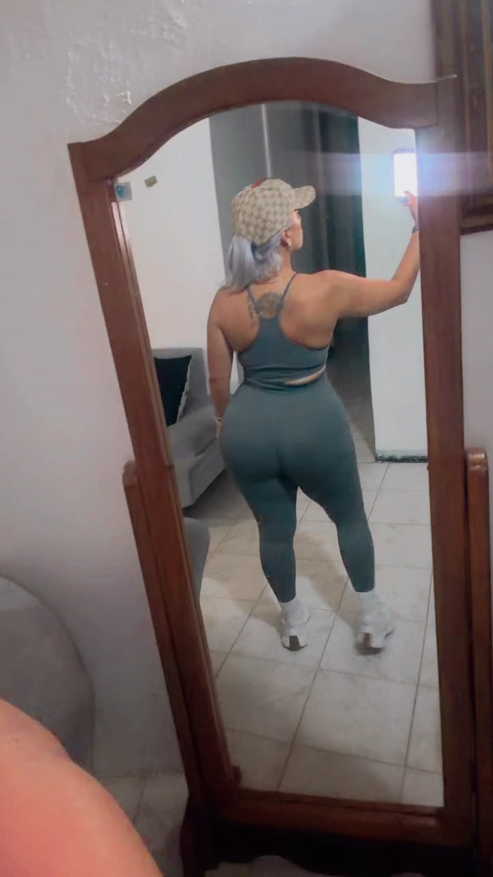 @Vecky25