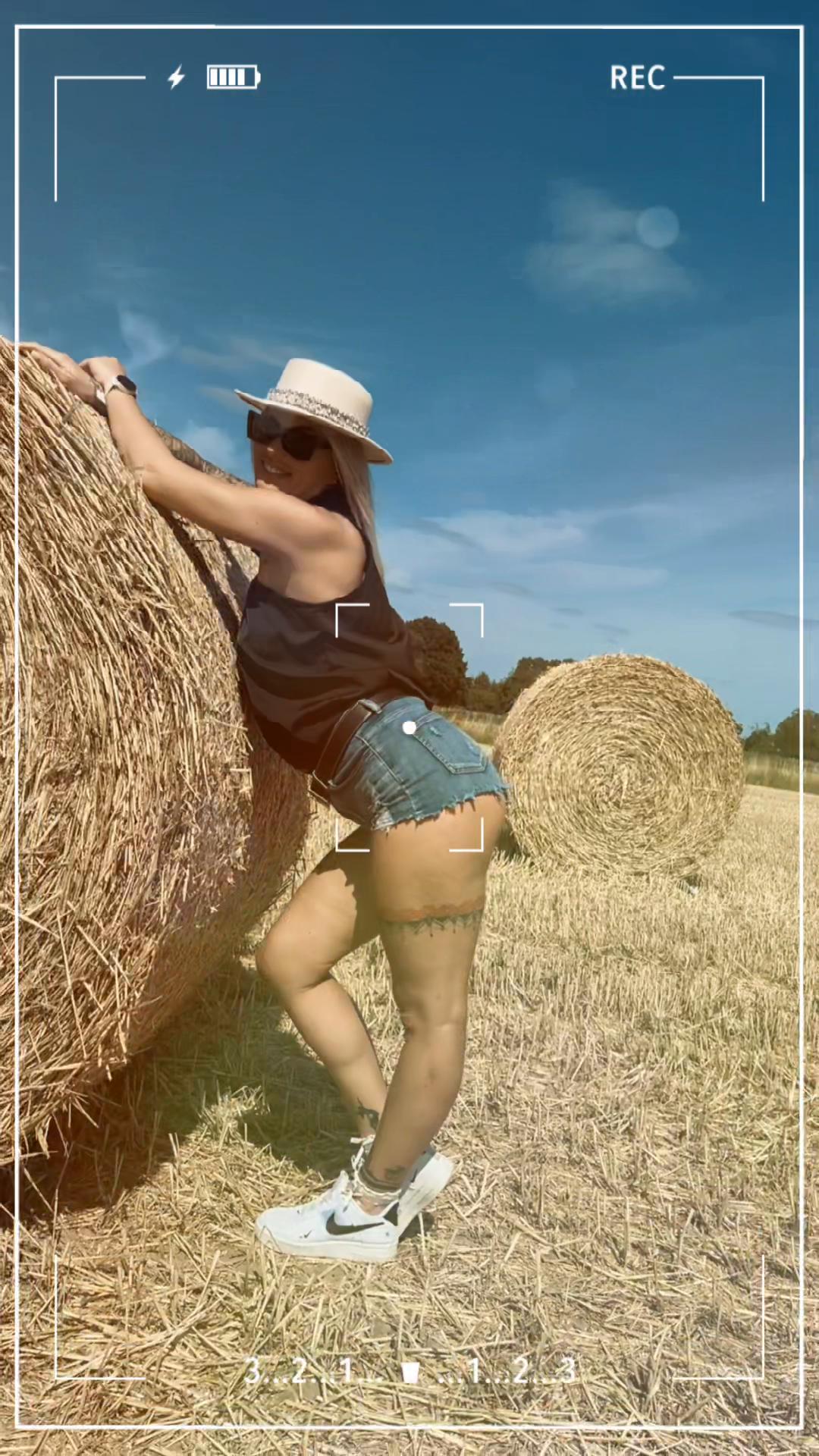 @Andžela